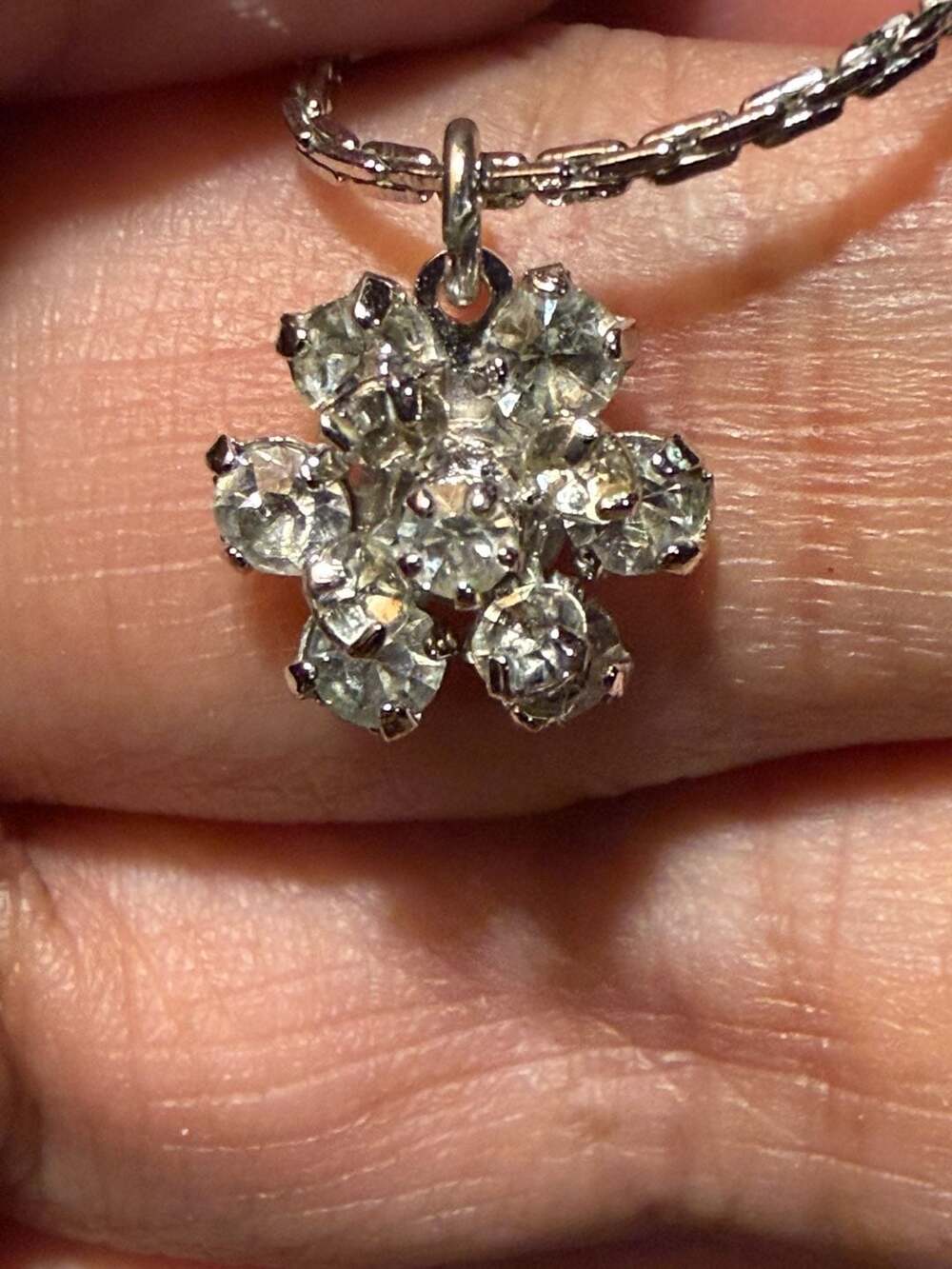 Vintage Avon Silver Tone Rhinestone Flower Pendant Necklace - Picture 3 of 6
